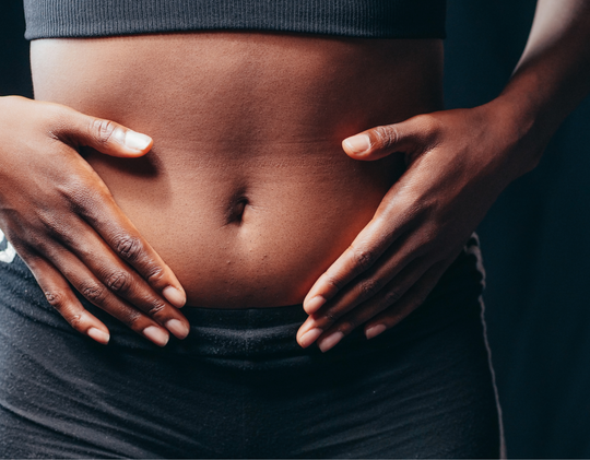 Controla tu abdomen y levanta tus glúteos